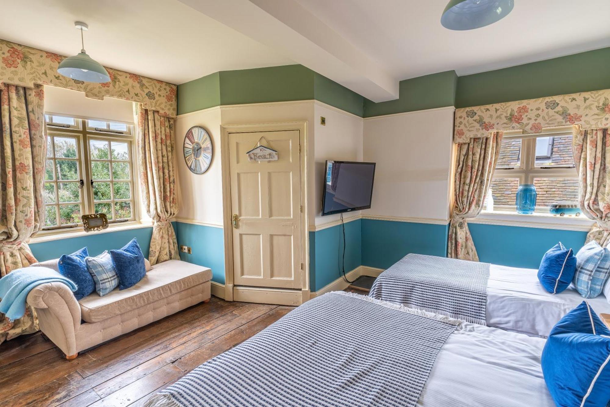 Bed and Breakfast Blackgreaves Farmhouse Lea Marston Экстерьер фото